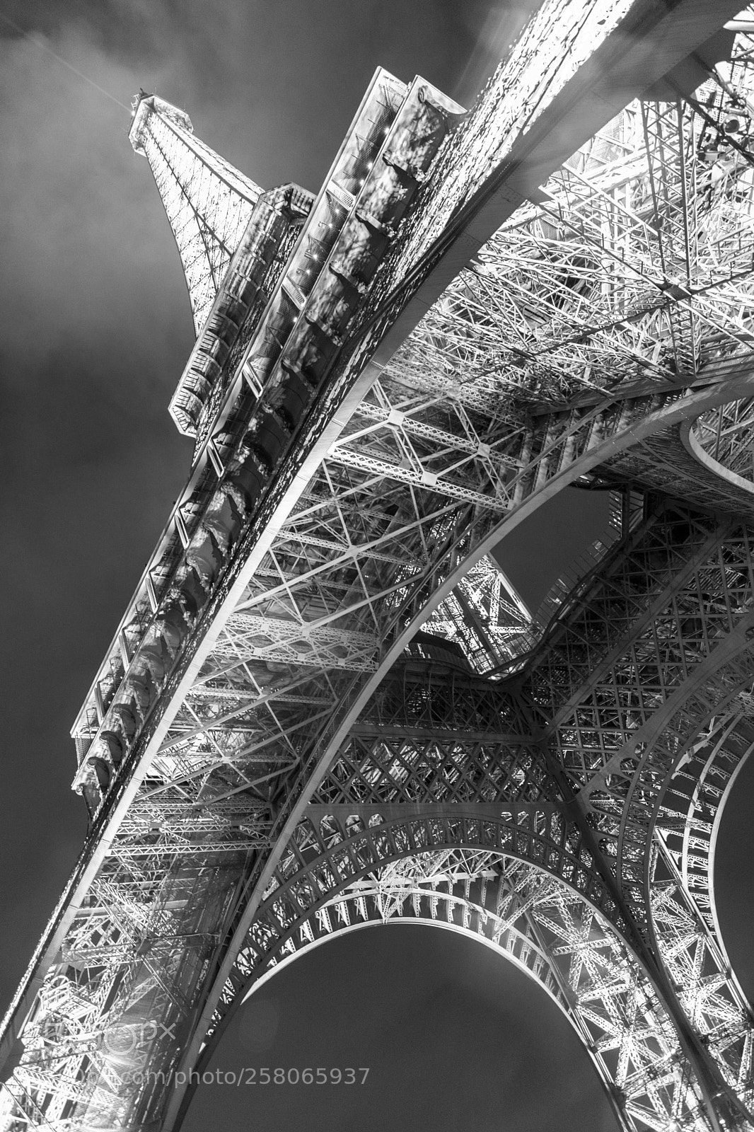 Canon EOS 6D Mark II sample photo. Tour de eiffel.  photography