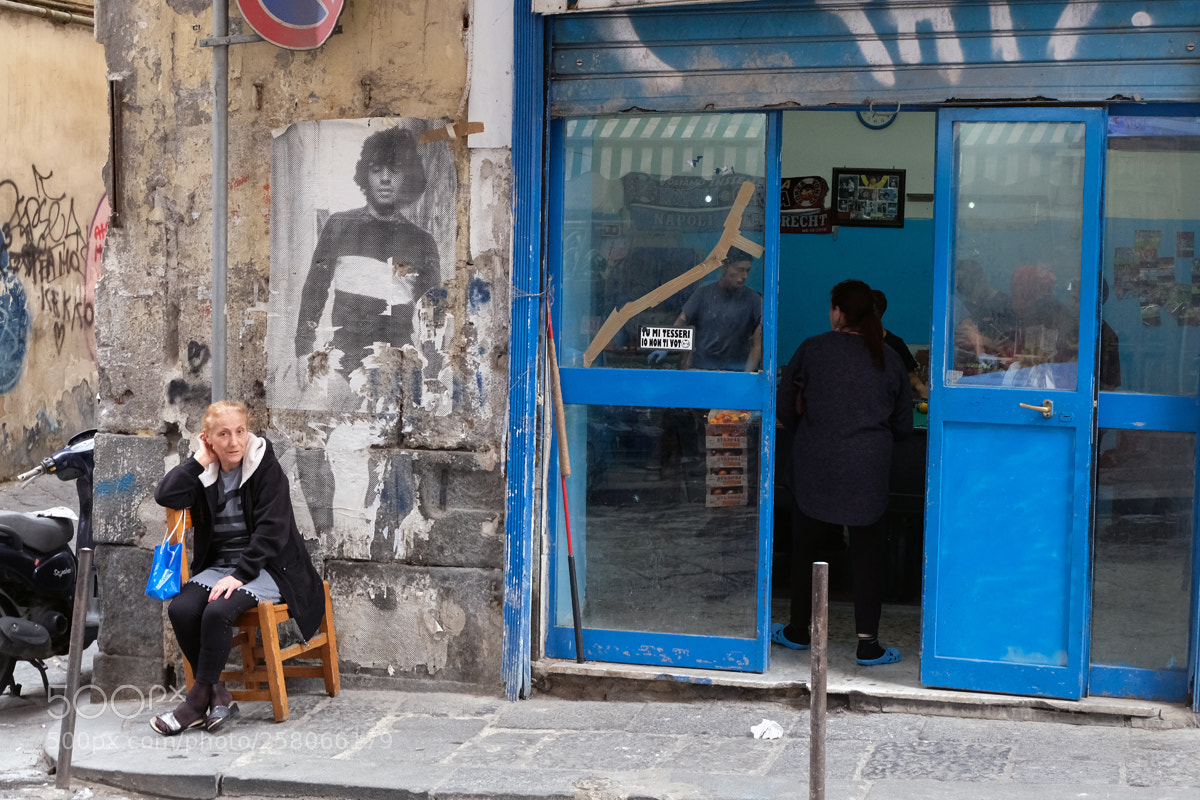 Fujifilm X-E3 sample photo. Naples, woman and maradona photography