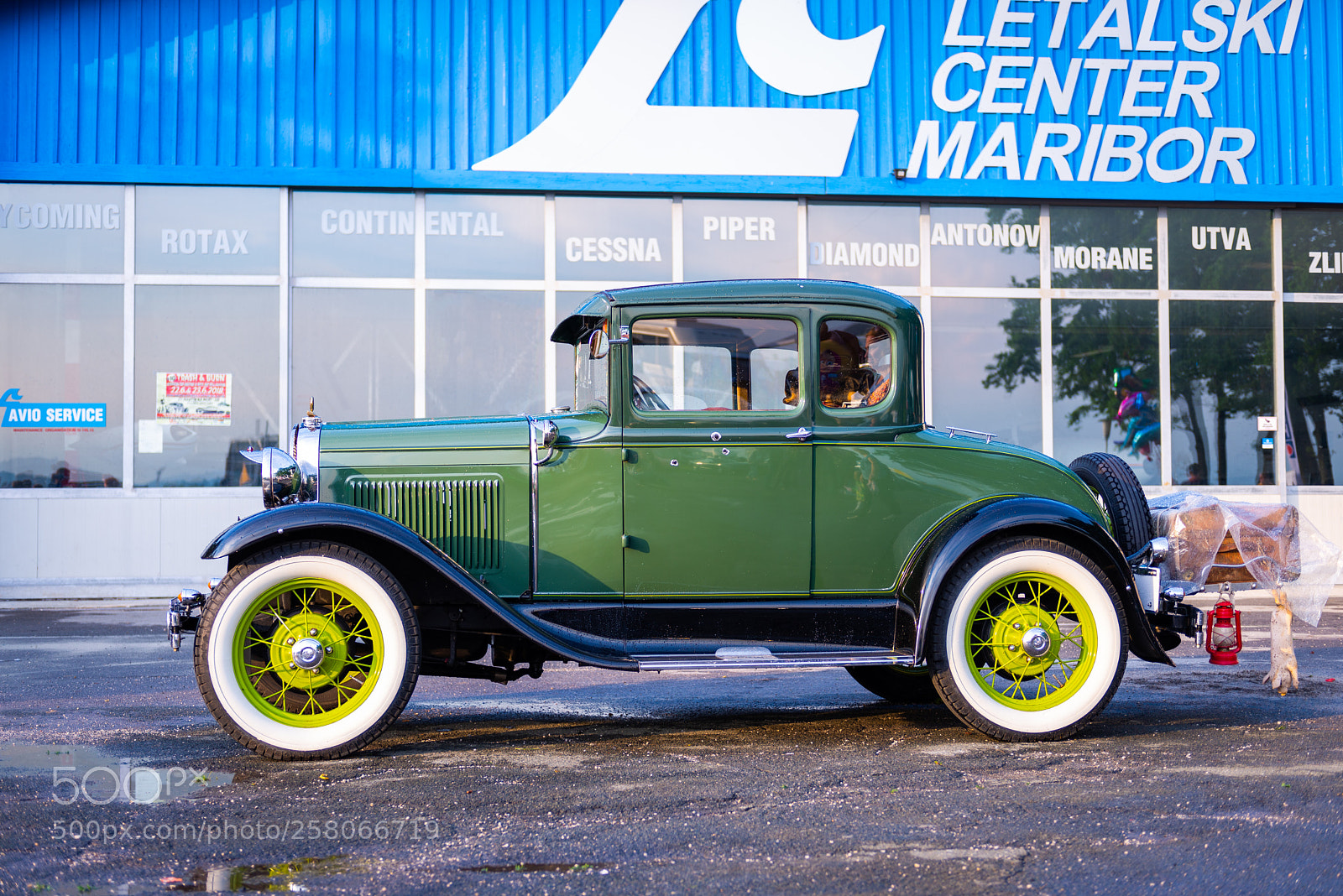 Nikon D600 sample photo. Vintage oldtimer ford model photography