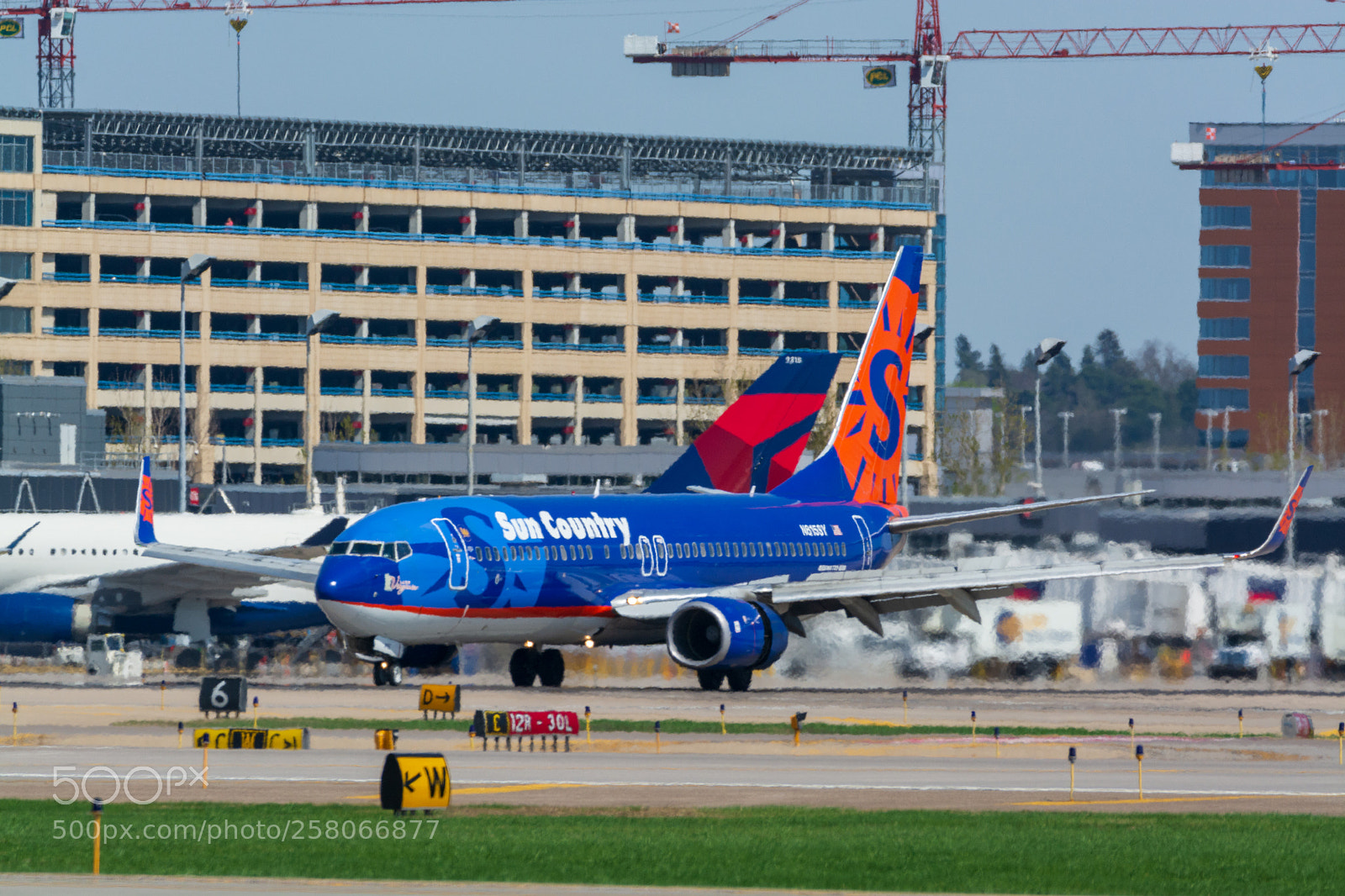 Nikon D7100 sample photo. Sun country airlines boeing photography