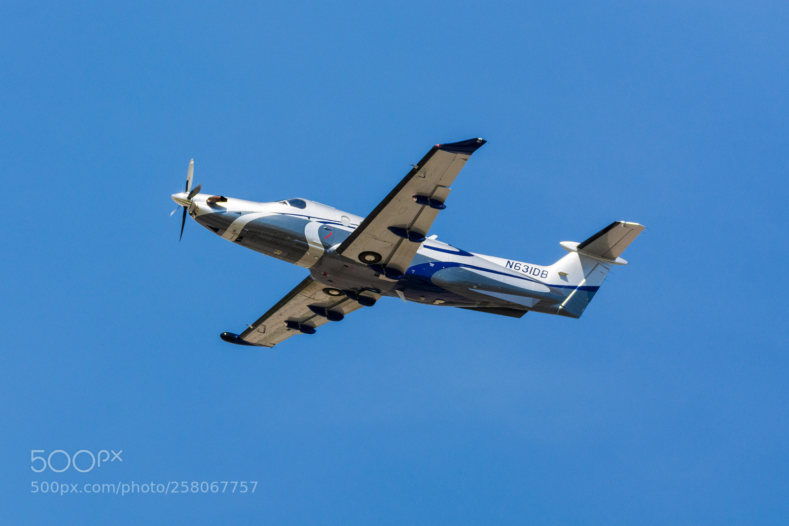 Nikon D7100 sample photo. Pilatus pc12/47 photography