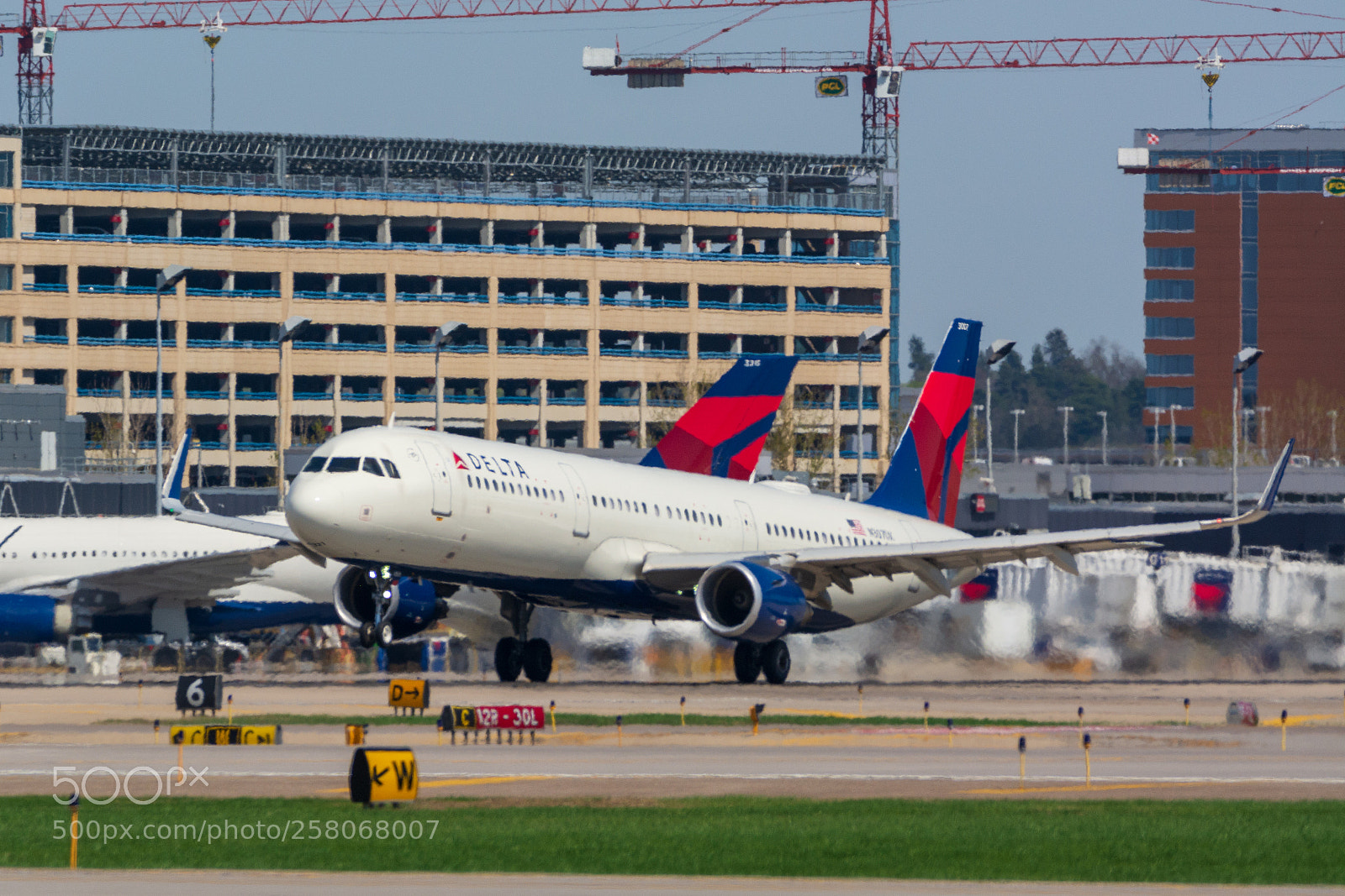 Nikon D7100 sample photo. Delta air lines airbus photography