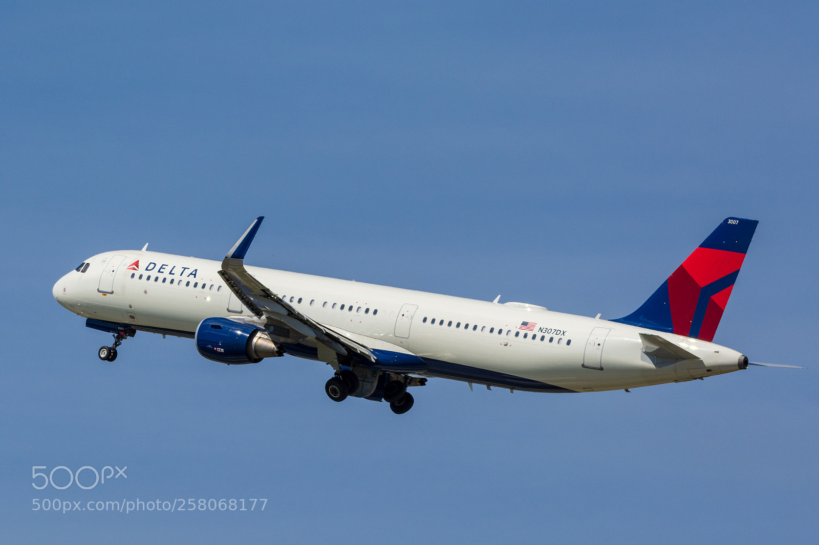 Nikon D7100 sample photo. Delta air lines airbus photography