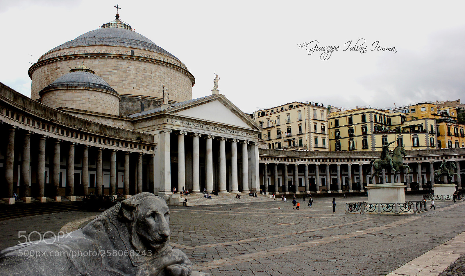 Canon EOS 550D (EOS Rebel T2i / EOS Kiss X4) sample photo. Piazza plebiscito - napoli photography