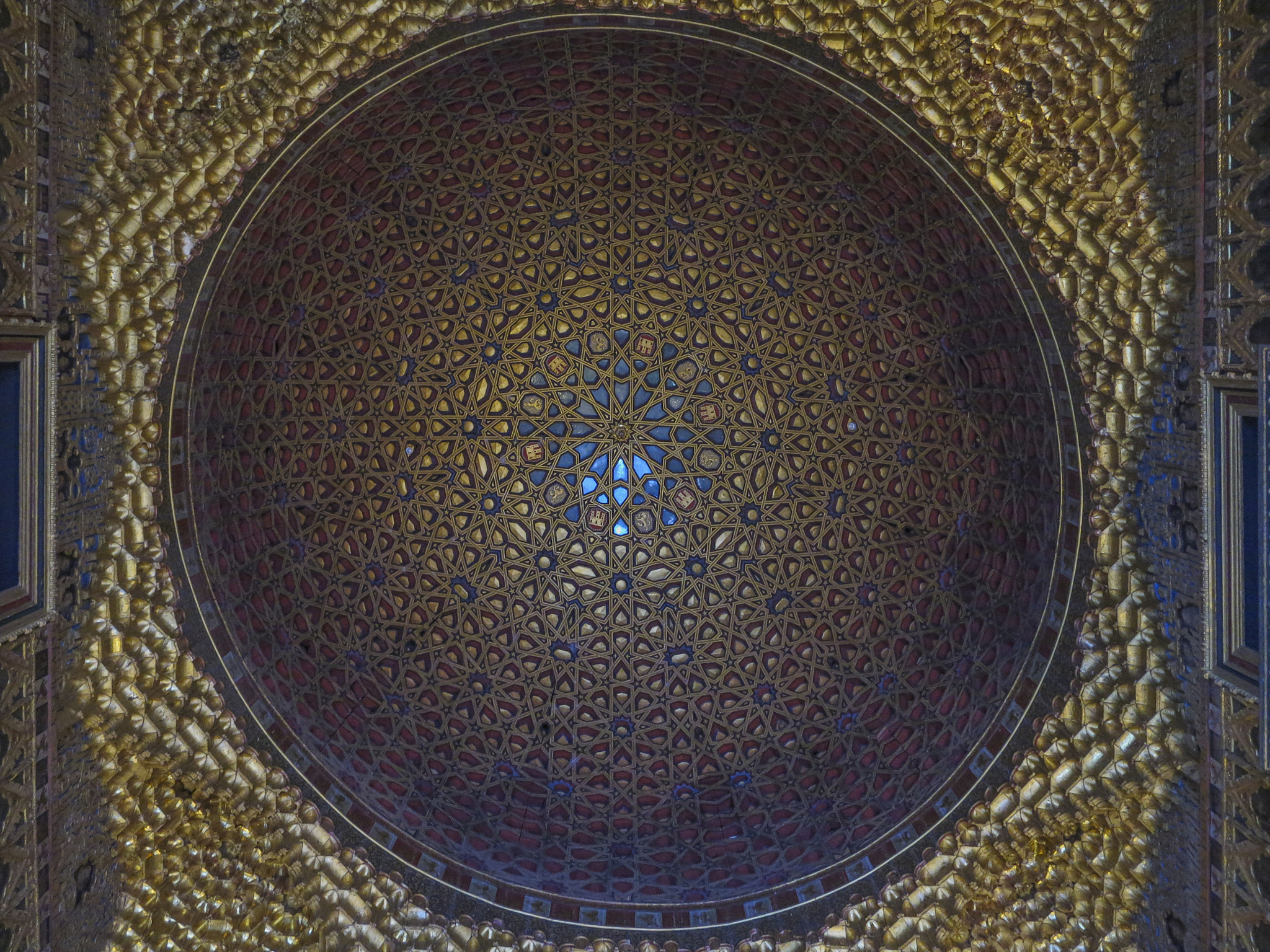Canon PowerShot G1 X sample photo. Roof in alcazar photography