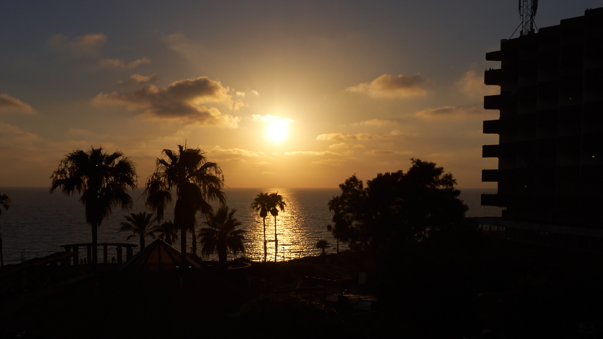 Olympus PEN E-PL5 sample photo. Hotel sunset photography