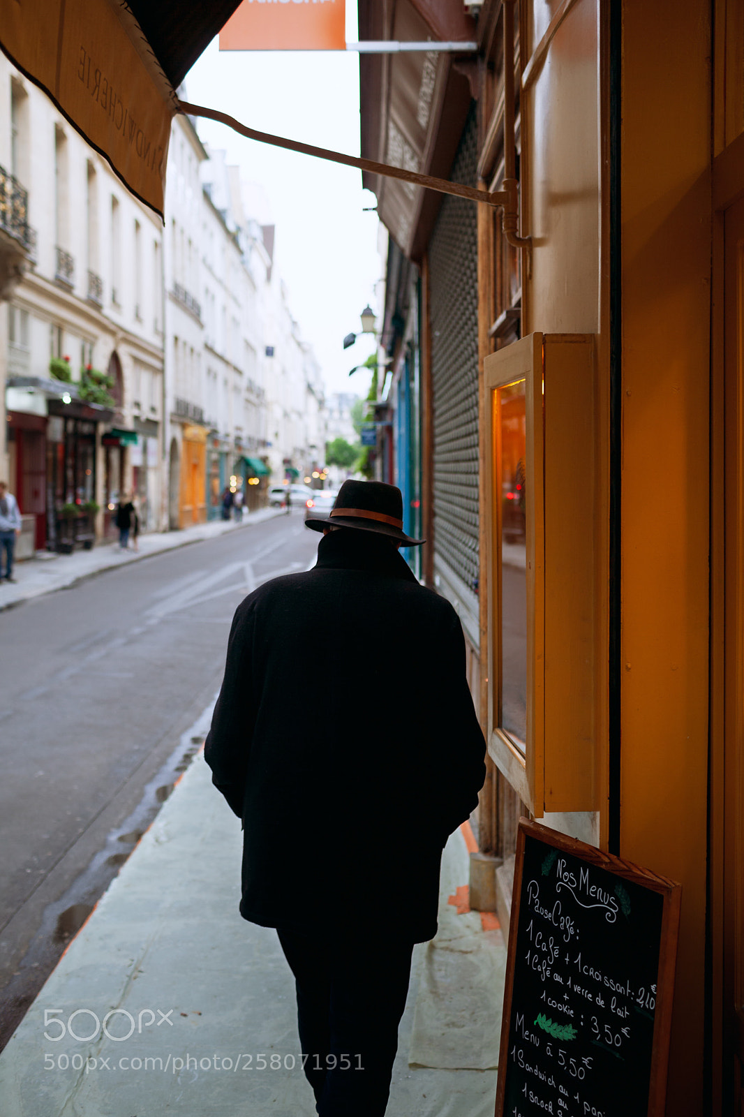 Canon EOS 5D Mark II sample photo. Man with hat, may 2018. photography