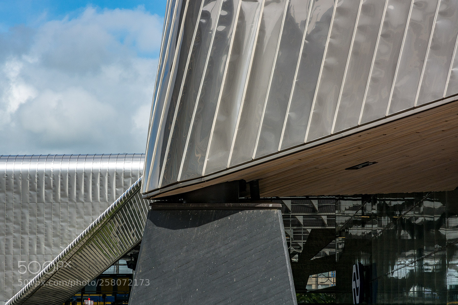 Nikon D7100 sample photo. Rotterdam centraal photography