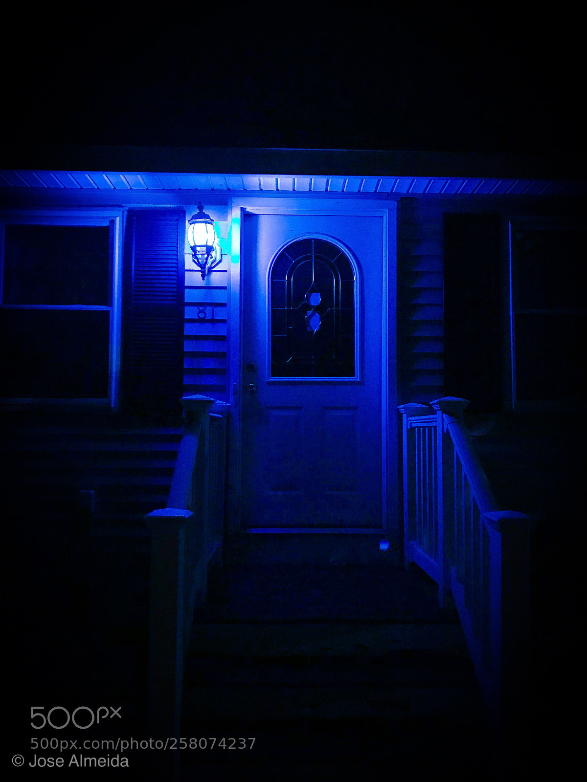 Apple iPhone 7 sample photo. Blue door photography