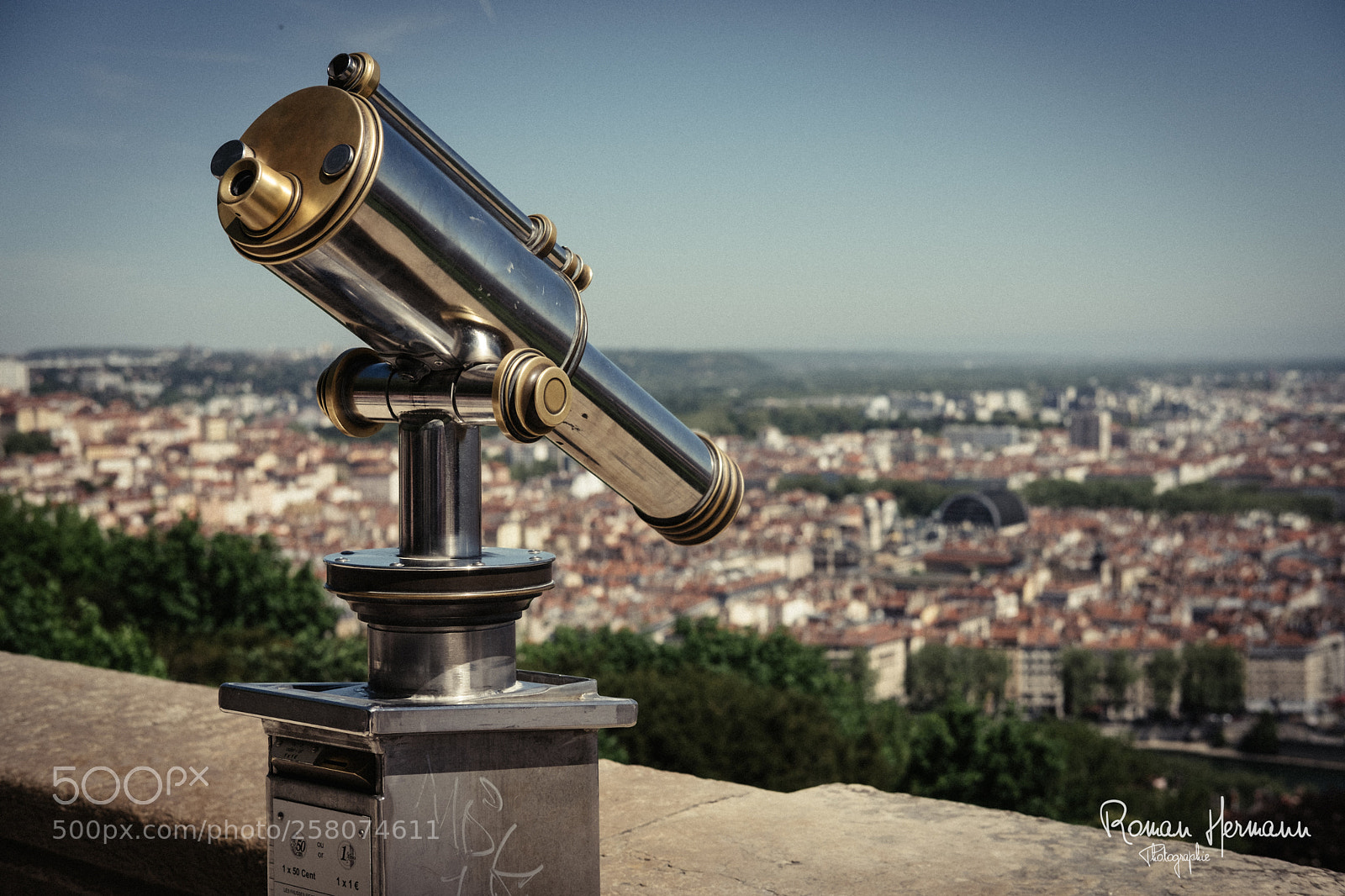 Fujifilm X-T2 sample photo. Monocular photography