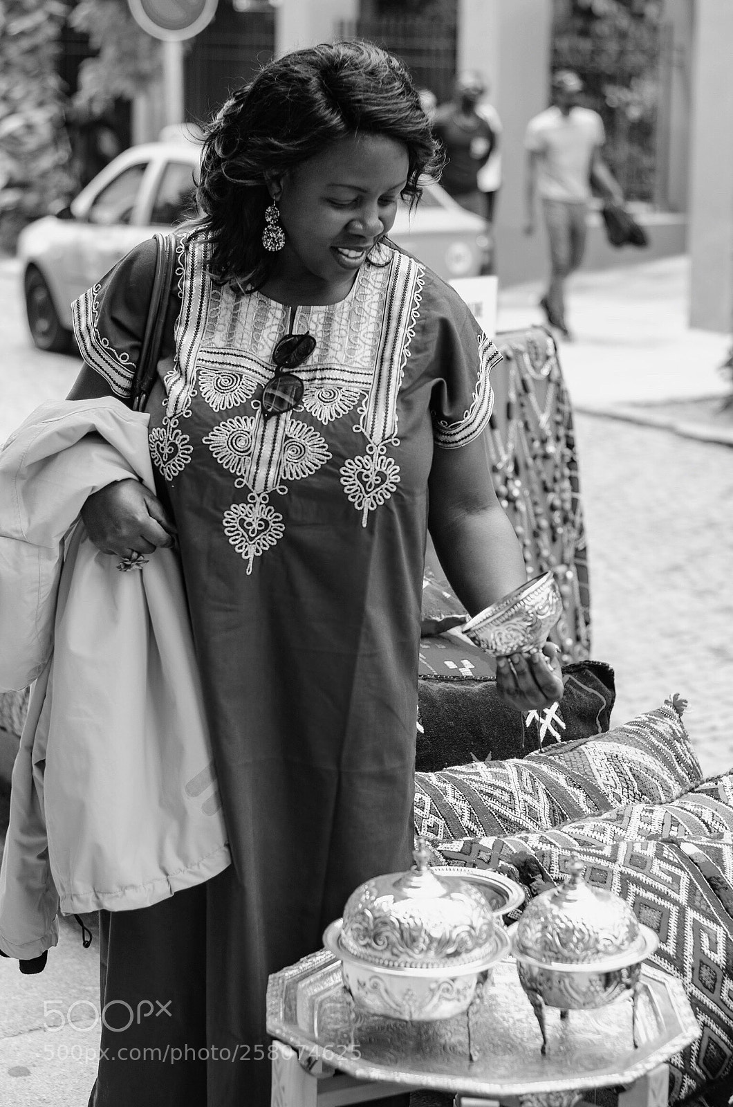 Nikon D7000 sample photo. Haggling photography