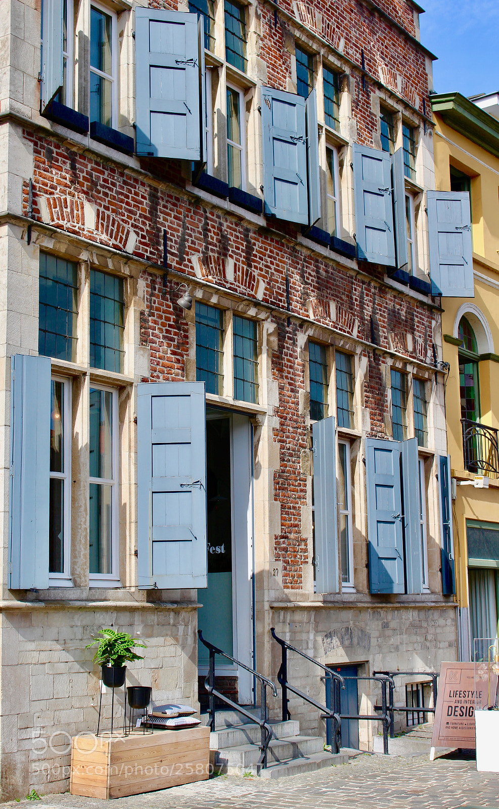 Canon EOS 100D (EOS Rebel SL1 / EOS Kiss X7) sample photo. Streets of ghent photography