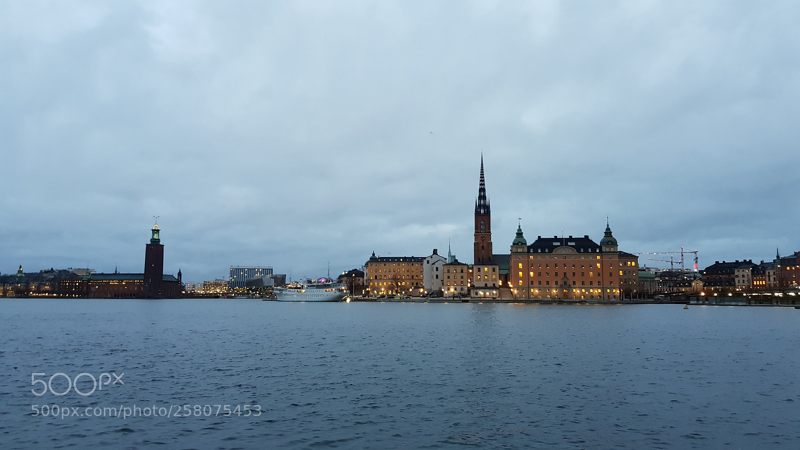 Samsung Galaxy S8 sample photo. Sleepy stockholm photography