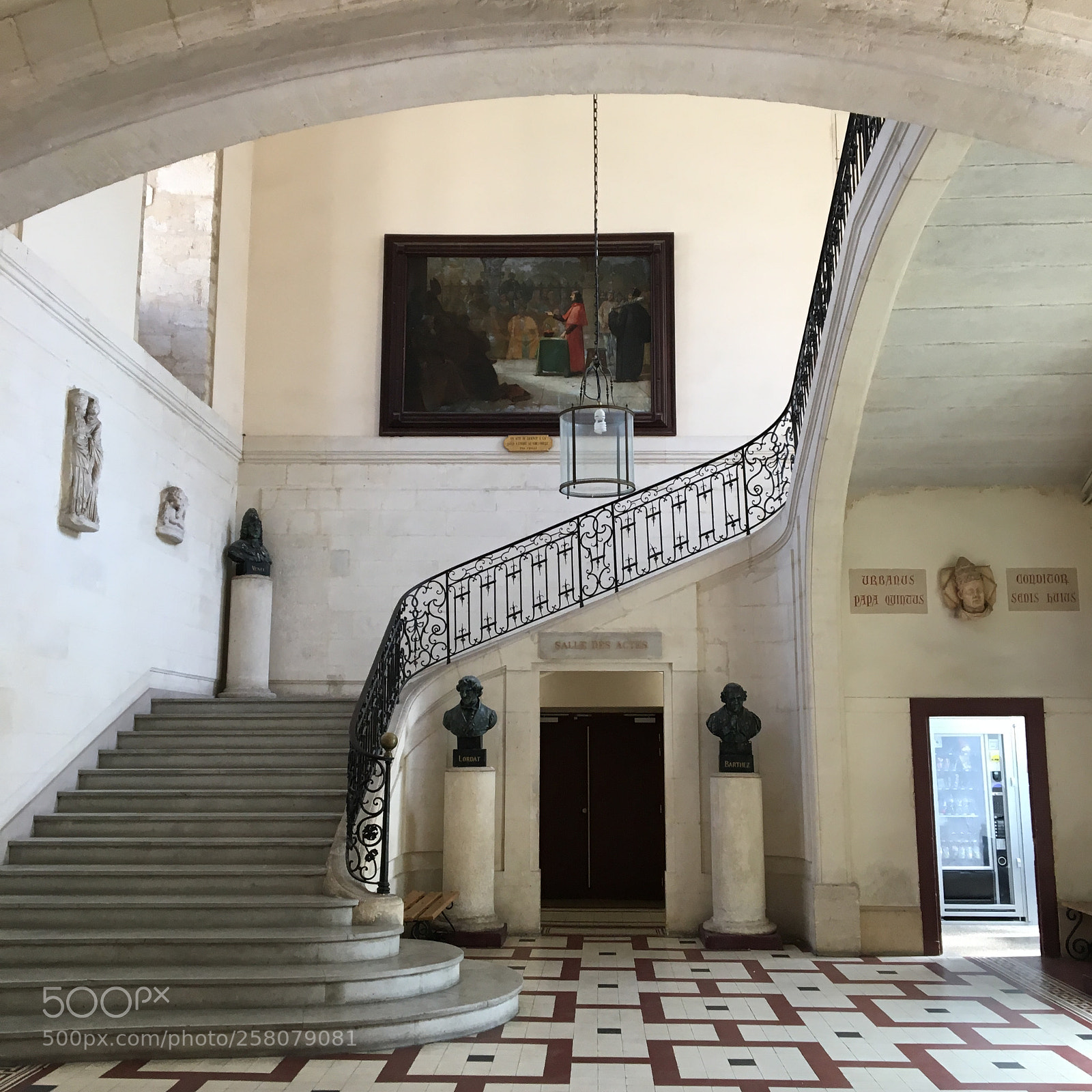 Apple iPhone 6s sample photo. Grand entrance in french photography