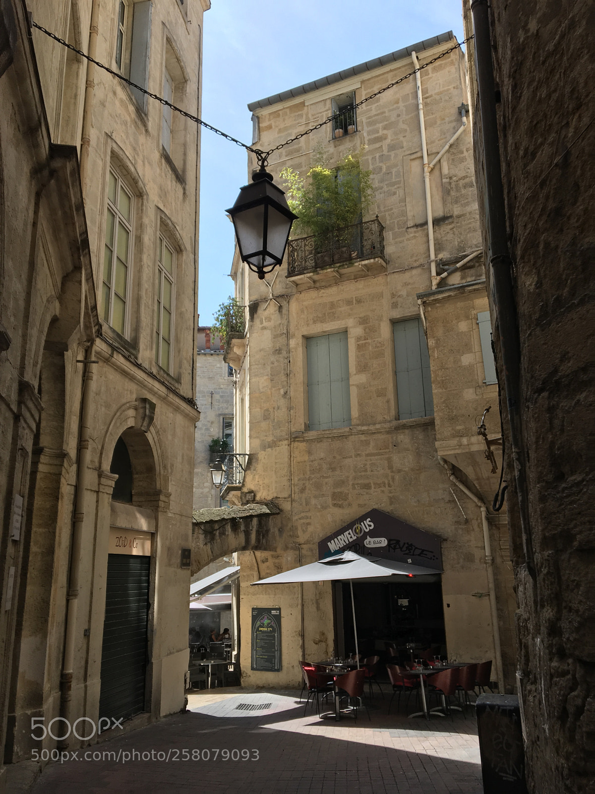 Apple iPhone 6s sample photo. Old street in montpellier photography