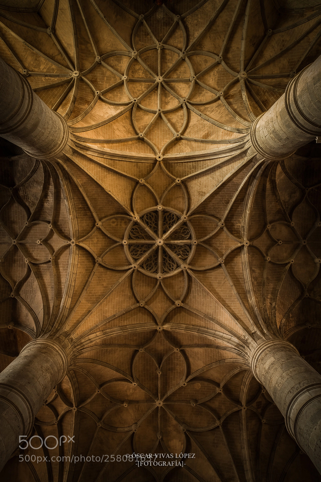 Canon EOS 7D sample photo. "gothic pillars" photography
