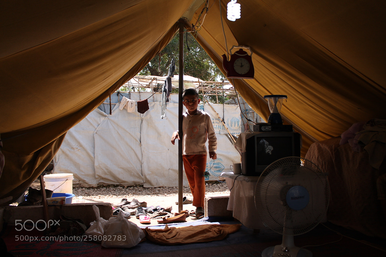 Canon EOS 1100D (EOS Rebel T3 / EOS Kiss X50) sample photo. Refugee photography