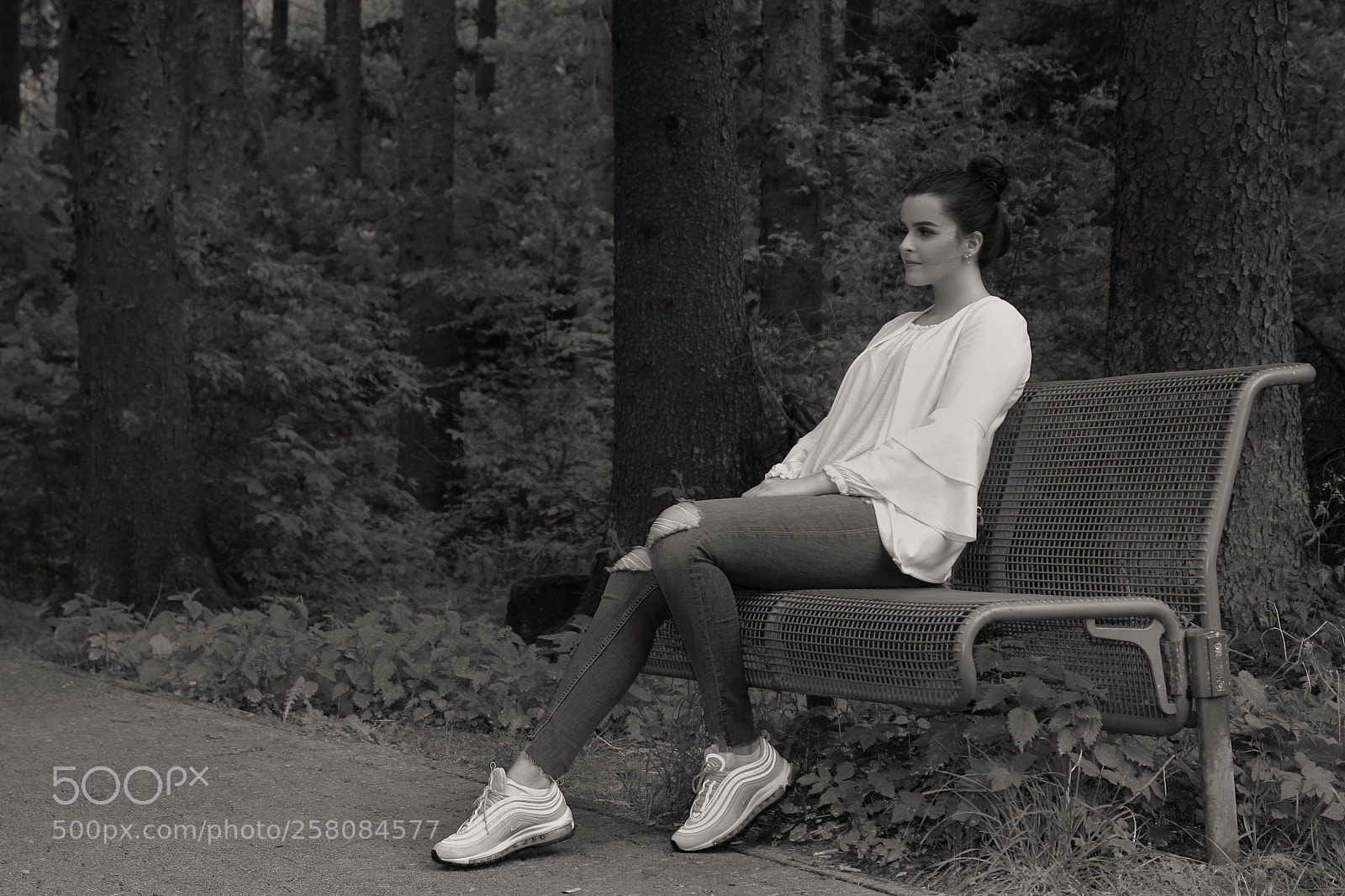 Canon EOS 7D Mark II sample photo. Waiting photography