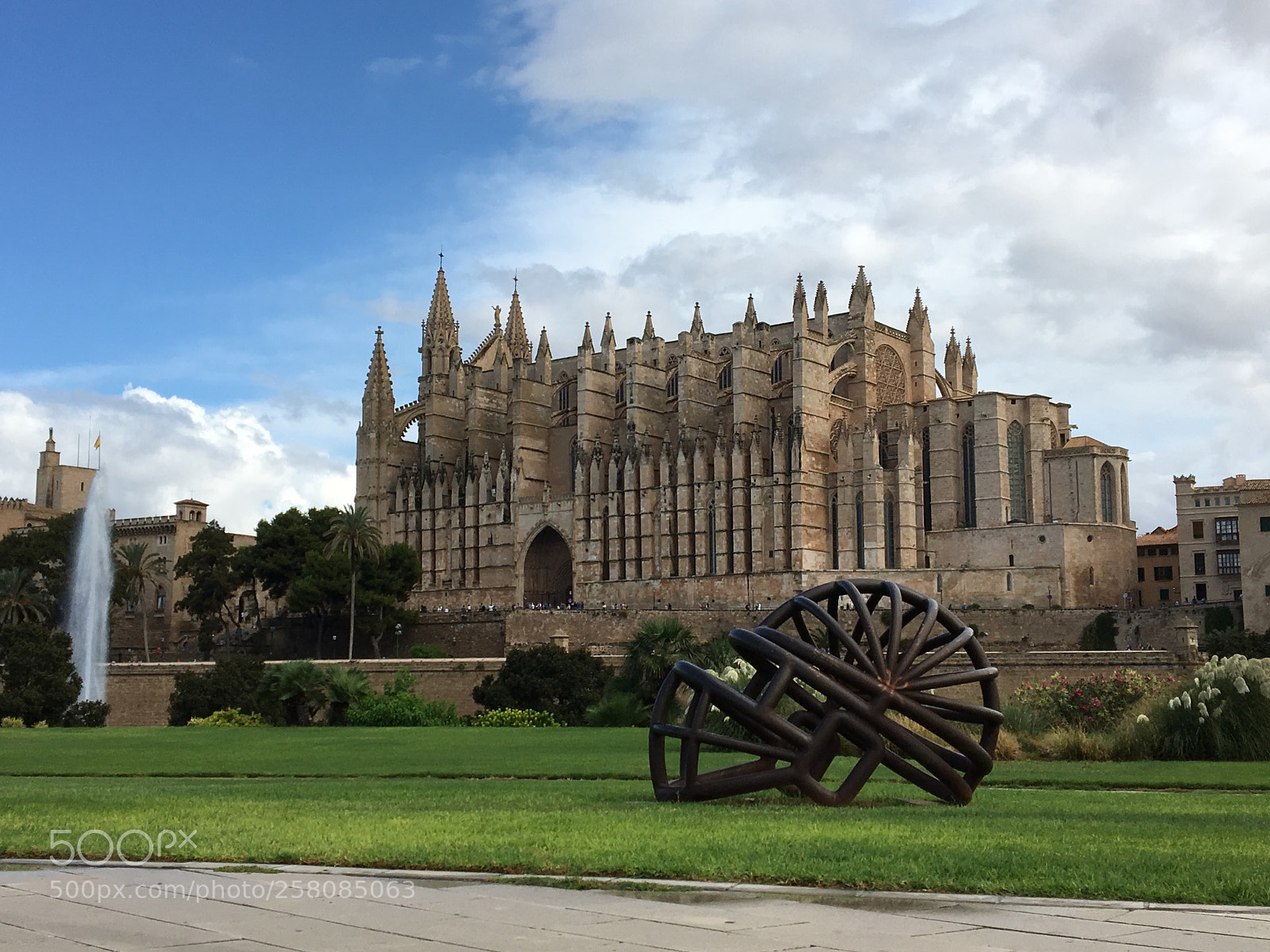 Apple iPhone 6s sample photo. Majorca cathedral photography