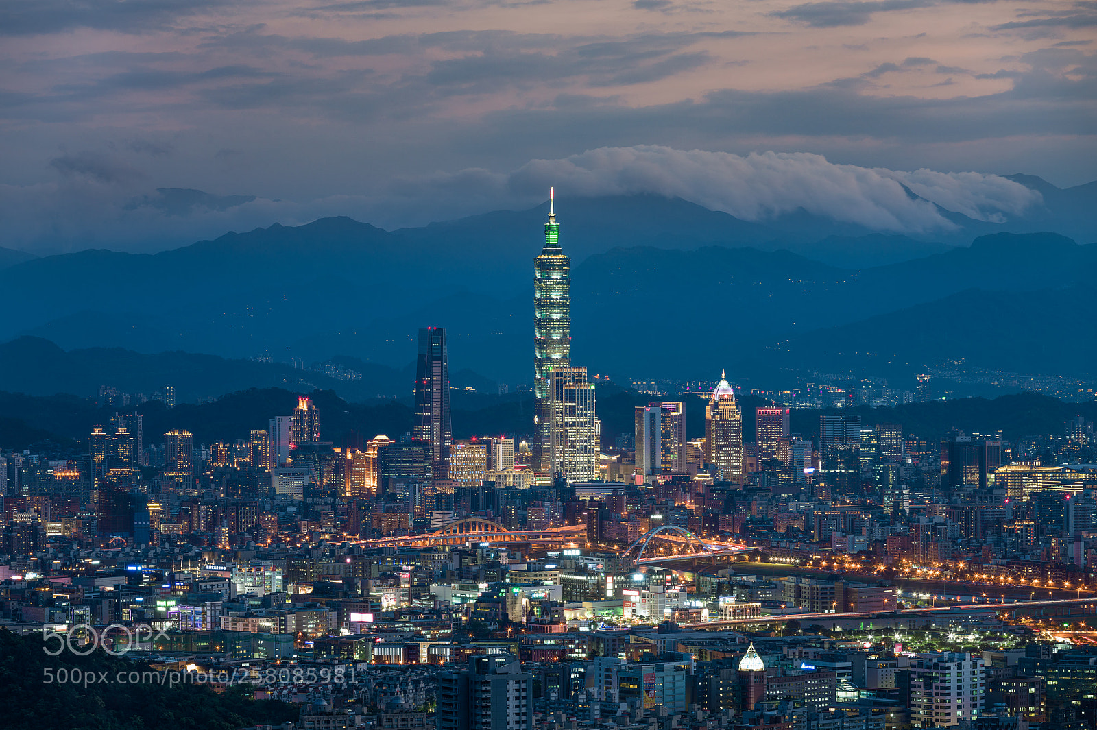 Sony a7R II sample photo. Taipei city at dusk photography