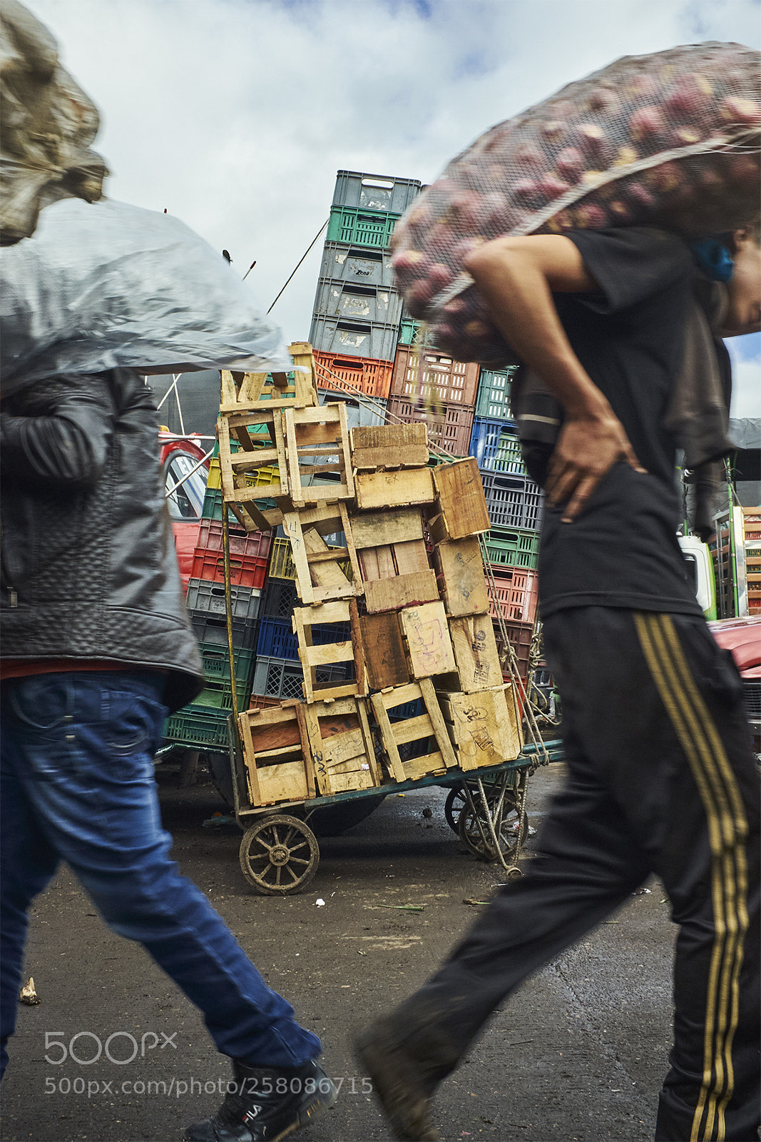Fujifilm X100S sample photo. Plaza de corabastos photography