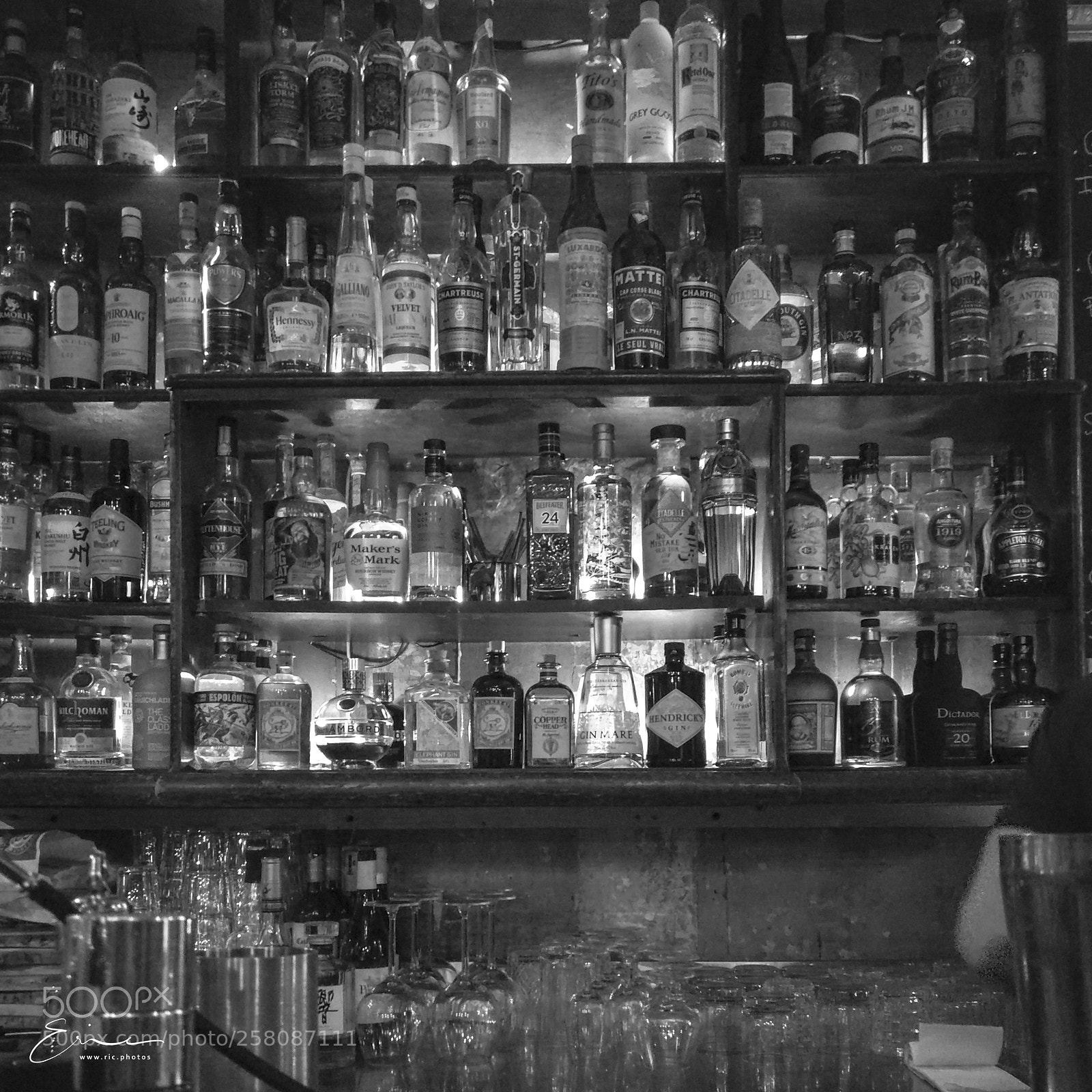 OnePlus A3003 sample photo. Bar fifty fifty photography