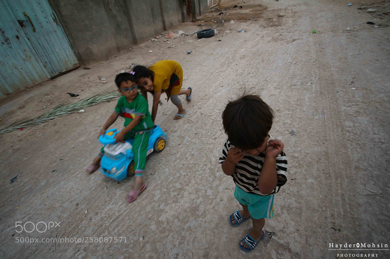 Canon EOS 650D (EOS Rebel T4i / EOS Kiss X6i) sample photo. Children of iraq photography