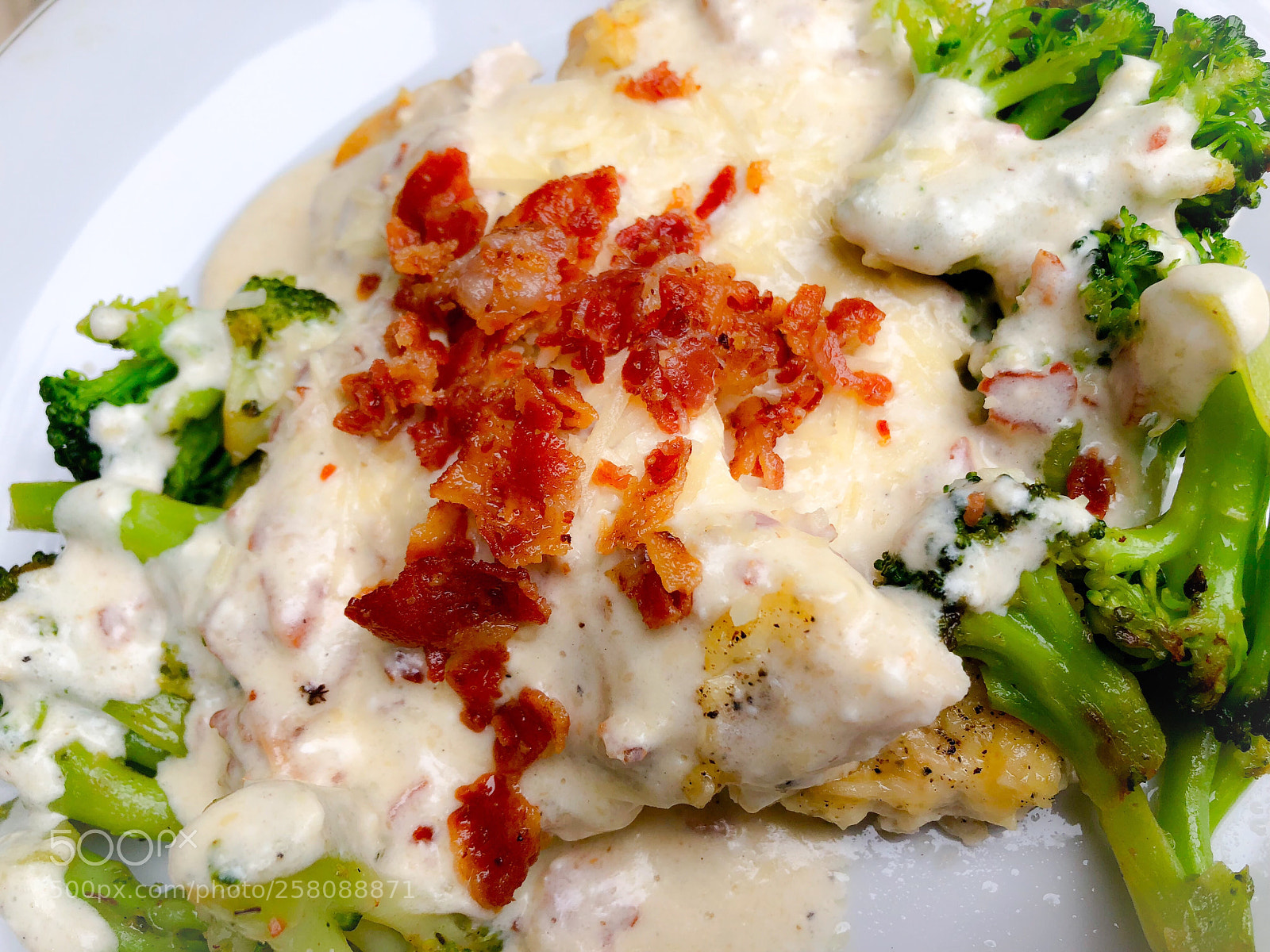 Apple iPhone X sample photo. Bacon broccoli alfredo  photography