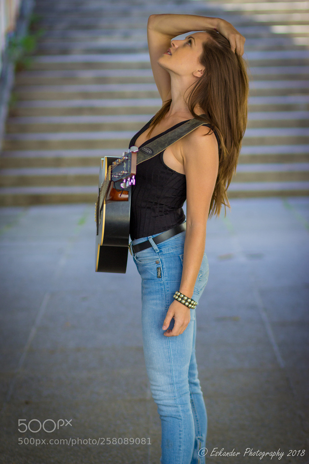 Canon EOS 600D (Rebel EOS T3i / EOS Kiss X5) sample photo. Beautiful guitarist photography