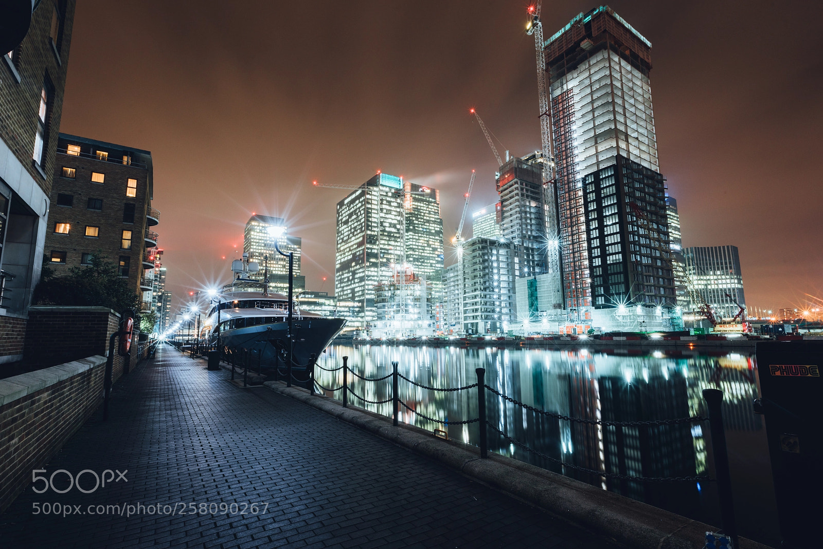 Sony a7R sample photo. South quay photography