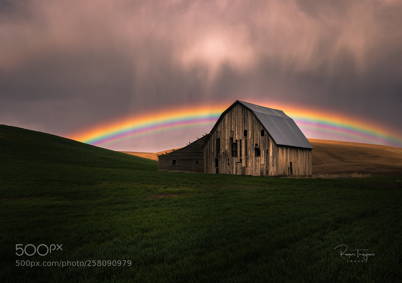 Canon EOS 7D Mark II sample photo. Rainbow  barn photography