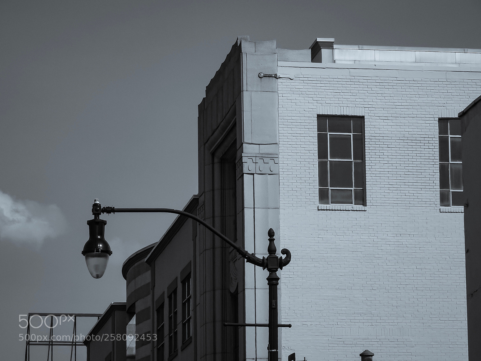 Sony Cyber-shot DSC-HX90V sample photo. Bricks, window and lamppost  photography