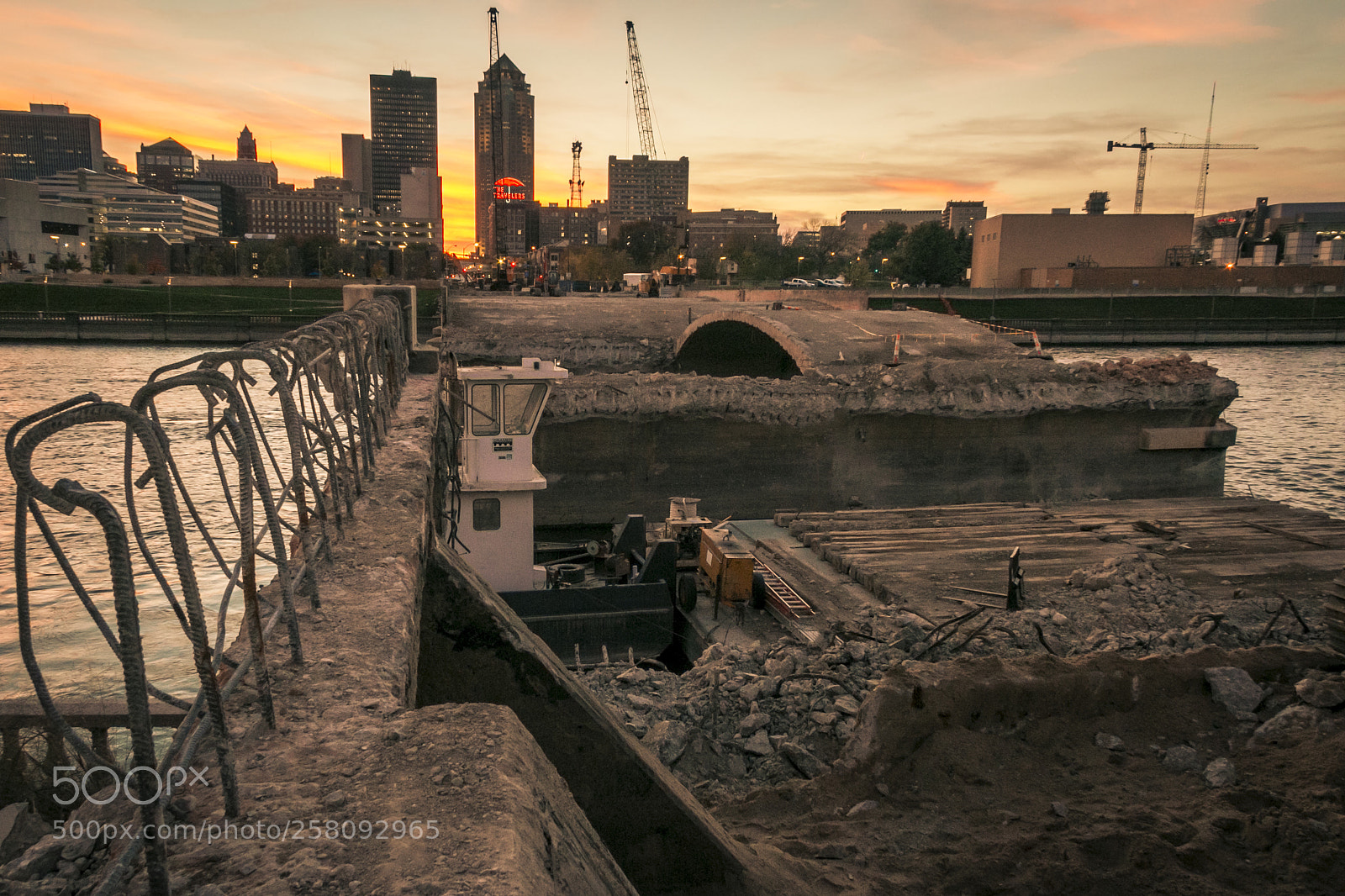 Canon EOS 70D sample photo. "constant construction" photography