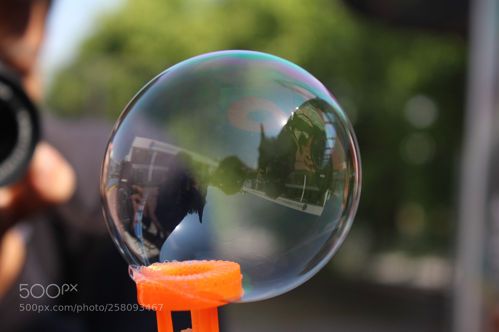 Canon EOS 1300D (EOS Rebel T6 / EOS Kiss X80) sample photo. Bubble reflection photography