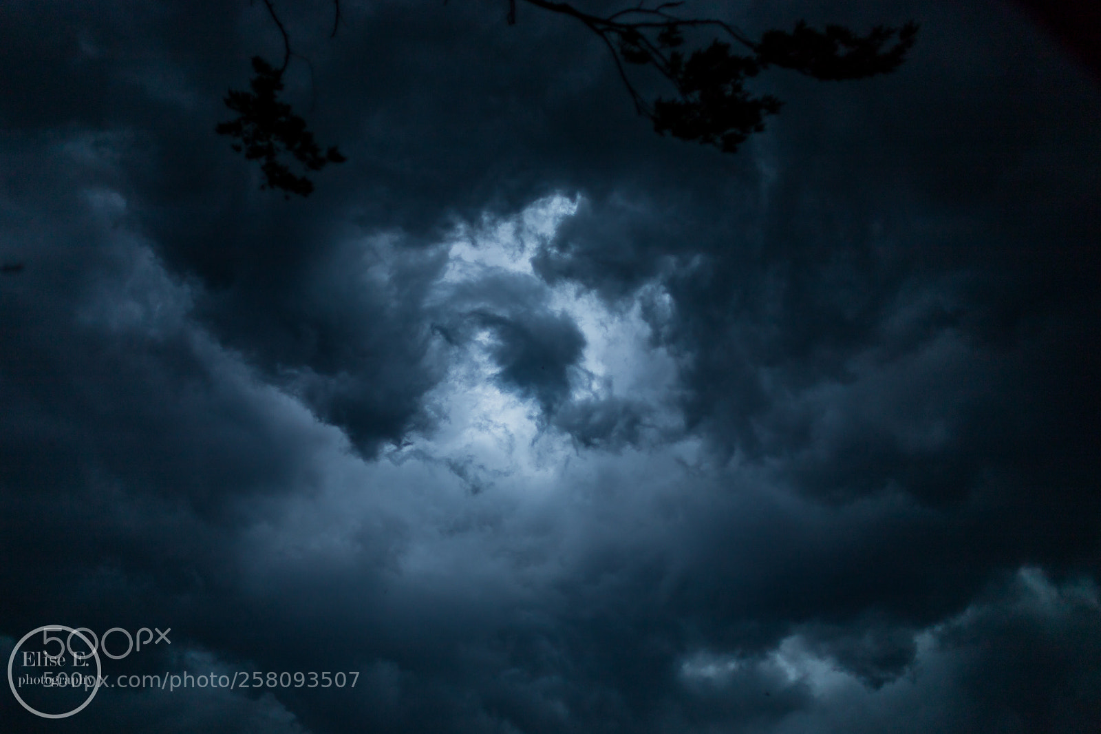 Canon EOS 6D Mark II sample photo. A storm is brewing photography