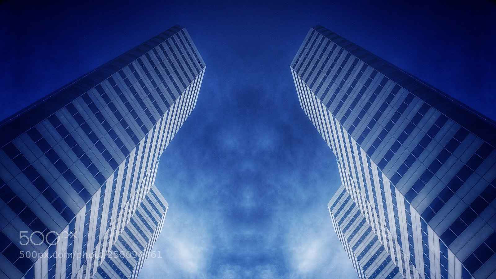 Sony DSC-RX100M5 sample photo. Twin towers photography
