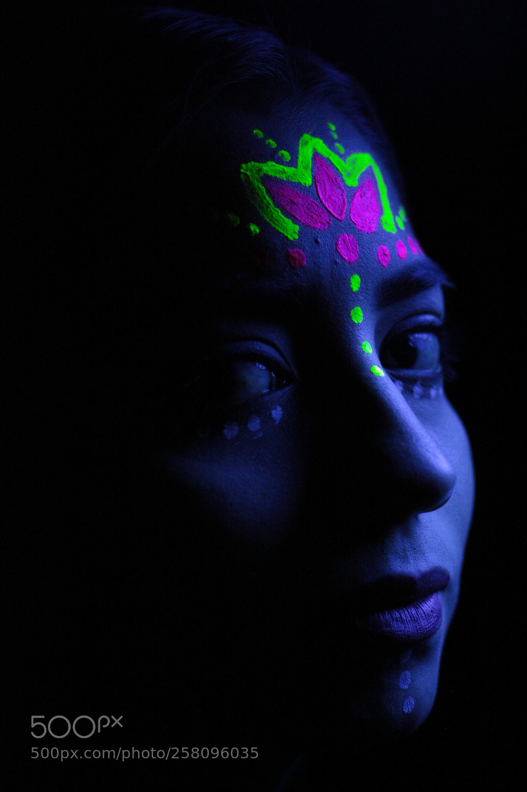 Canon EOS 450D (EOS Rebel XSi / EOS Kiss X2) sample photo. Fluorescente photography