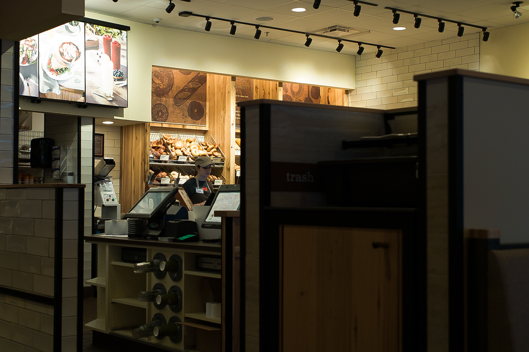 Leica M9 sample photo. Counter photography