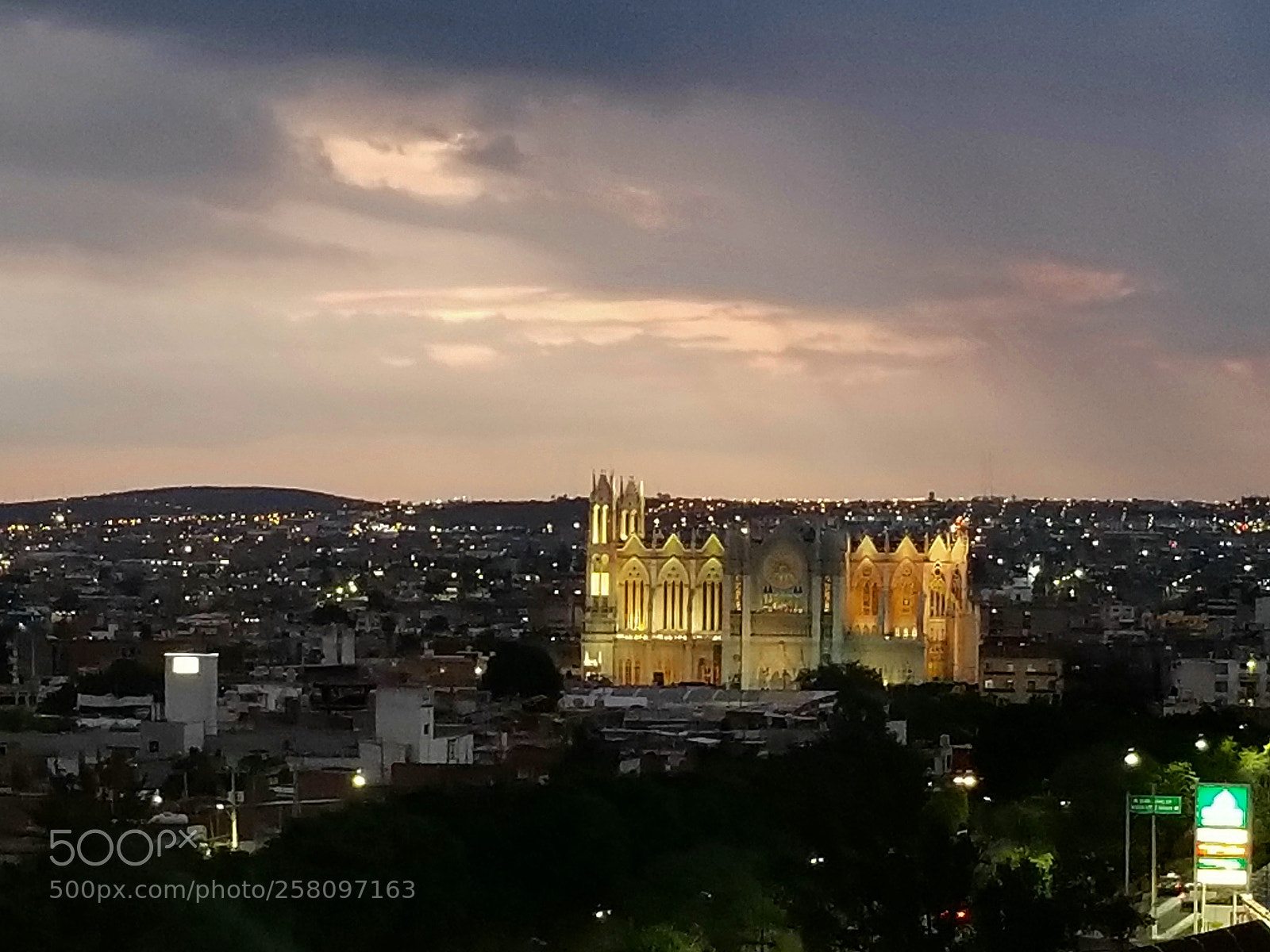 Samsung Galaxy S8 sample photo. León view photography