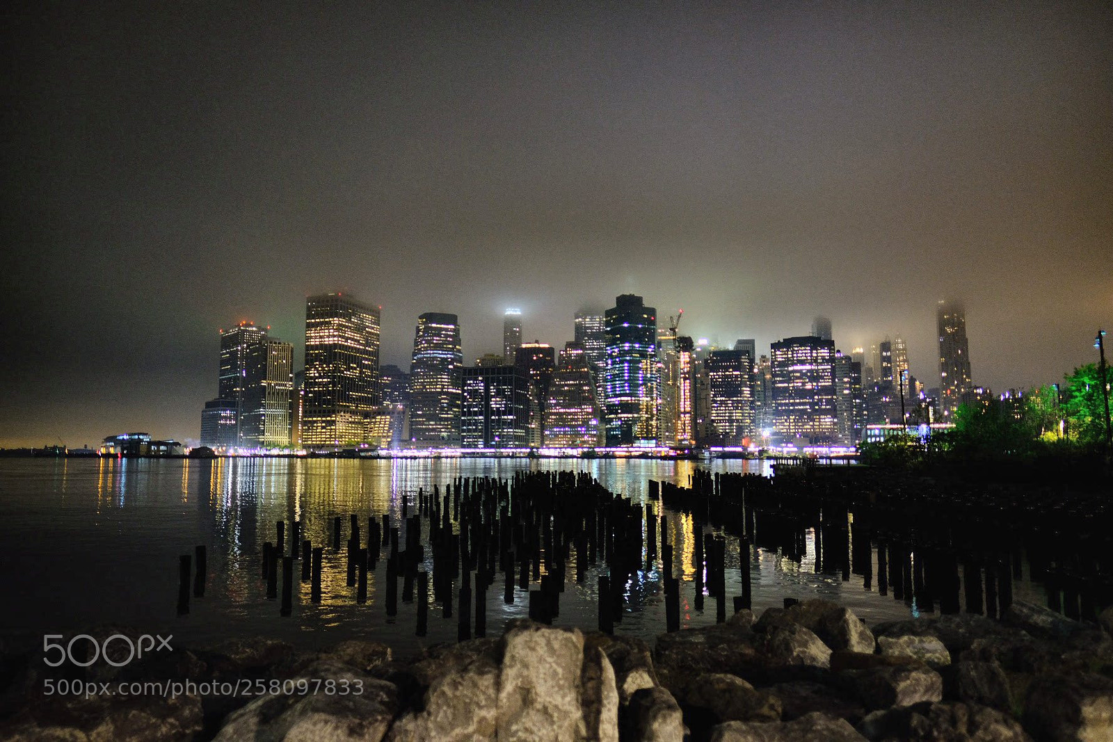 Fujifilm X-T2 sample photo. Foggy midnight stroll photography
