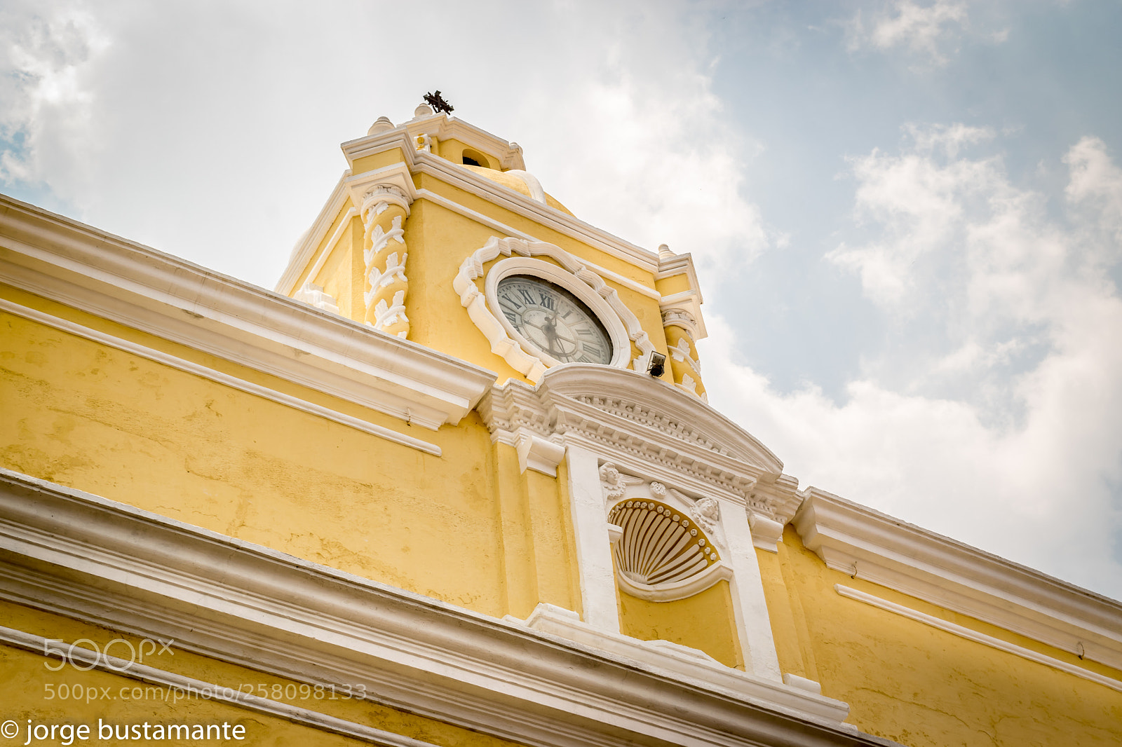 Nikon D3300 sample photo. Arco, concha y reloj. photography