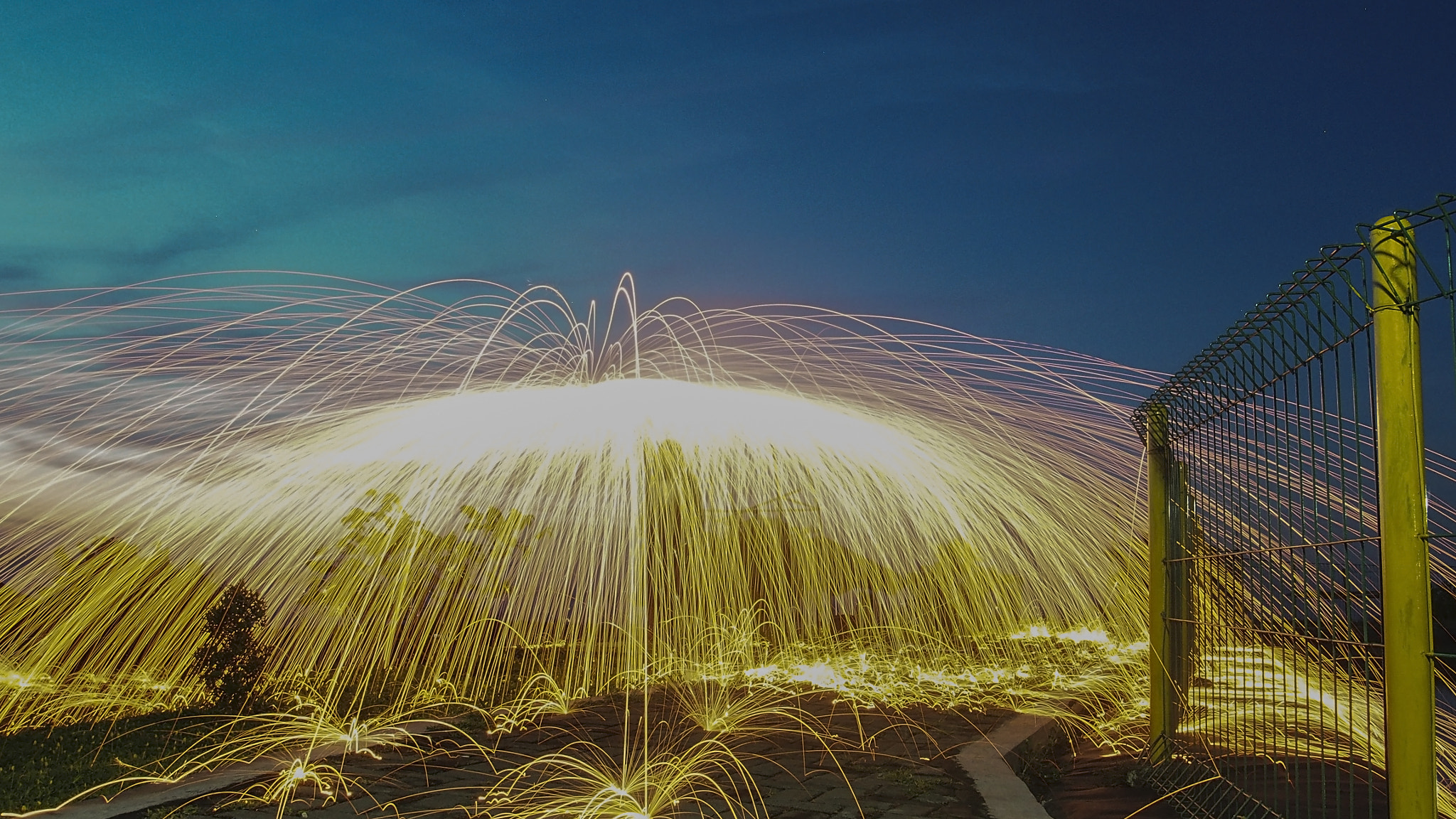 Olympus PEN E-PL6 sample photo. Steelwool photography