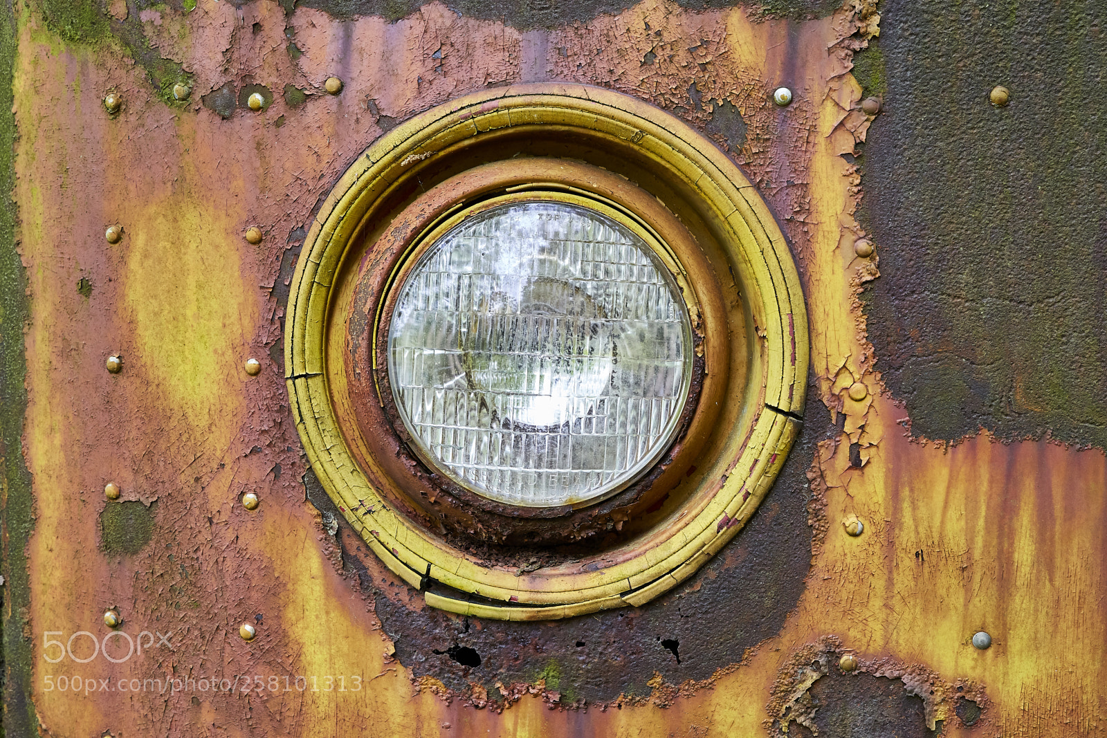 Canon EOS 6D sample photo. Yellow, rusted, old car photography
