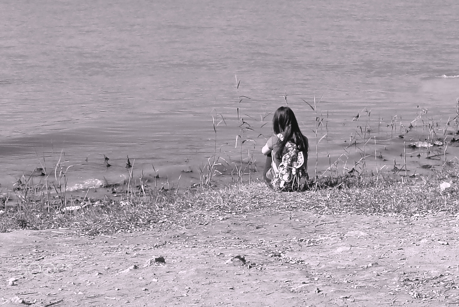 Sony Cyber-shot DSC-H20 sample photo. A girl by the river photography