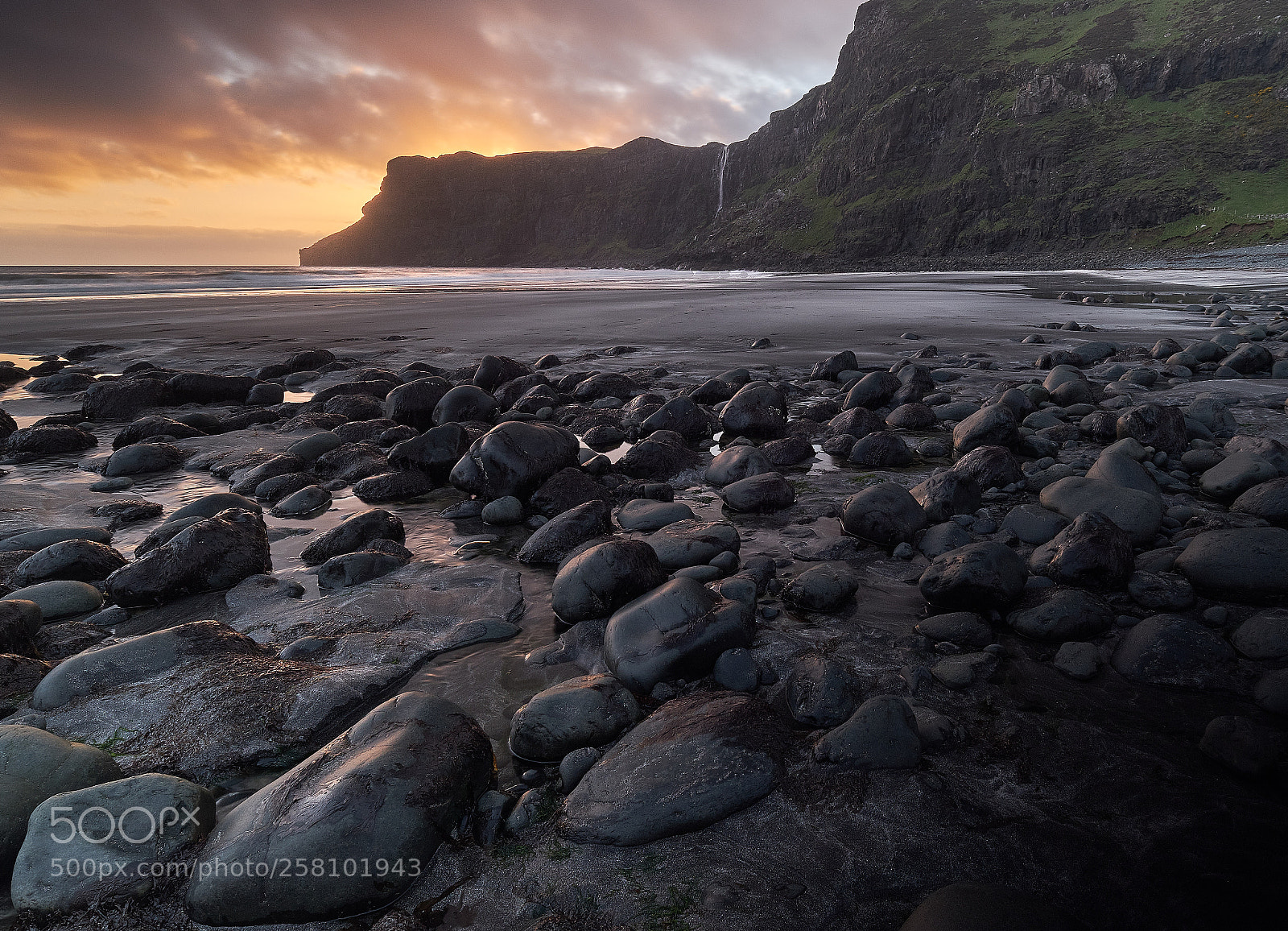 Fujifilm X-T2 sample photo. Talisker bay, isle of photography