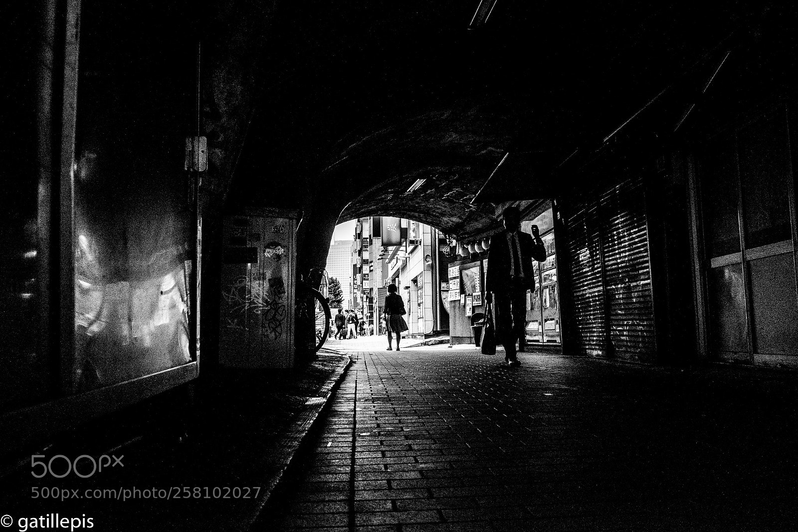 Fujifilm X-T1 sample photo. Small alley in ginza photography