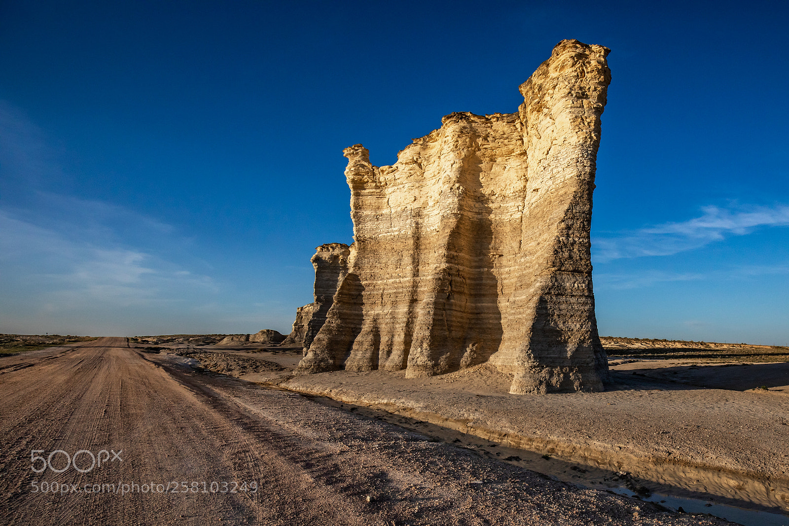 Canon EOS 5D Mark IV sample photo. Monument rocks chalk pyramids  photography