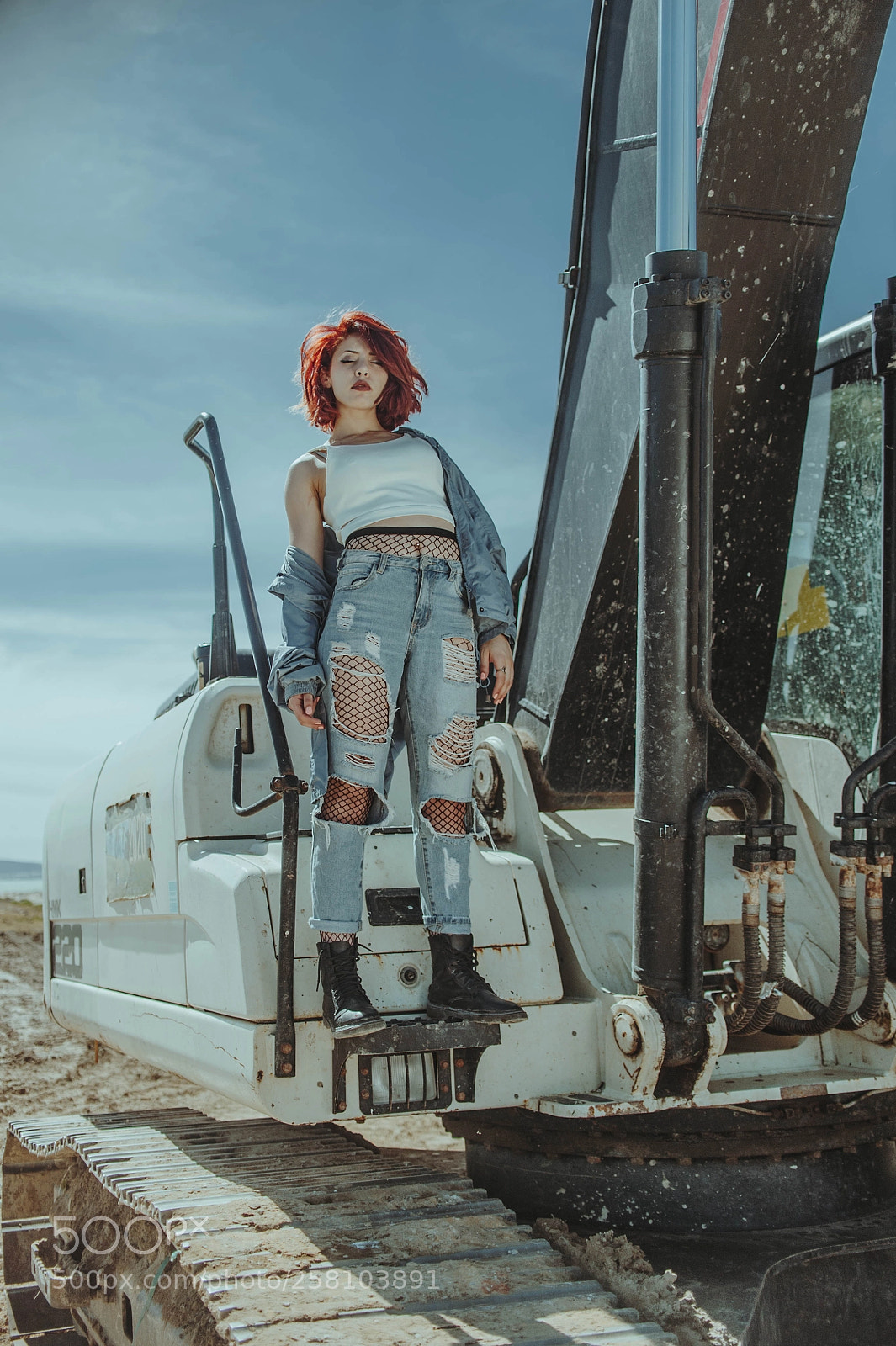 Nikon D700 sample photo. Redhead blue jean photography