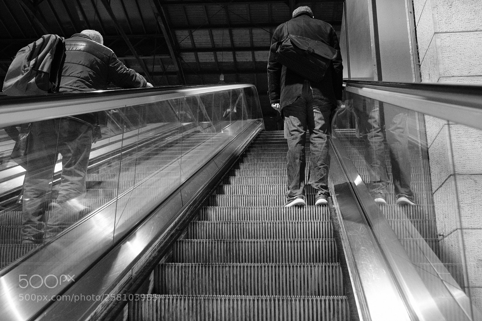 Fujifilm X-Pro2 sample photo. Rolltreppe  photography