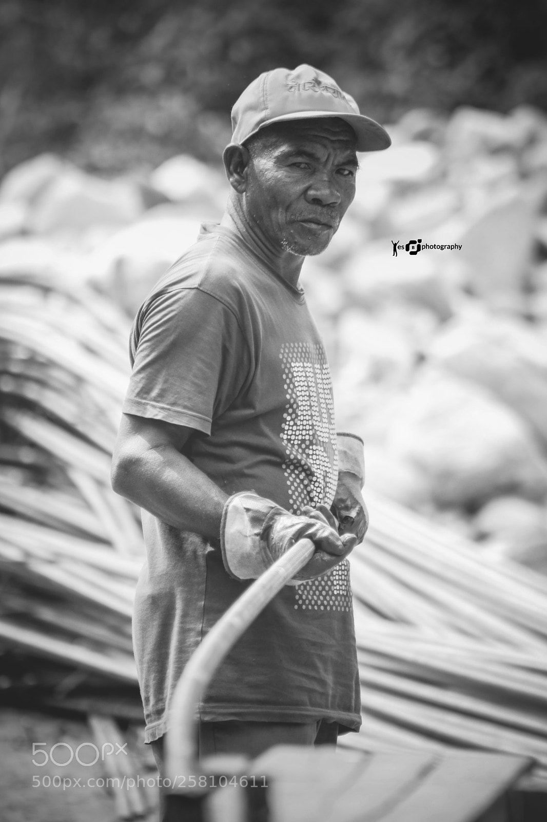 Canon EOS 750D (EOS Rebel T6i / EOS Kiss X8i) sample photo. Old by age, mature photography